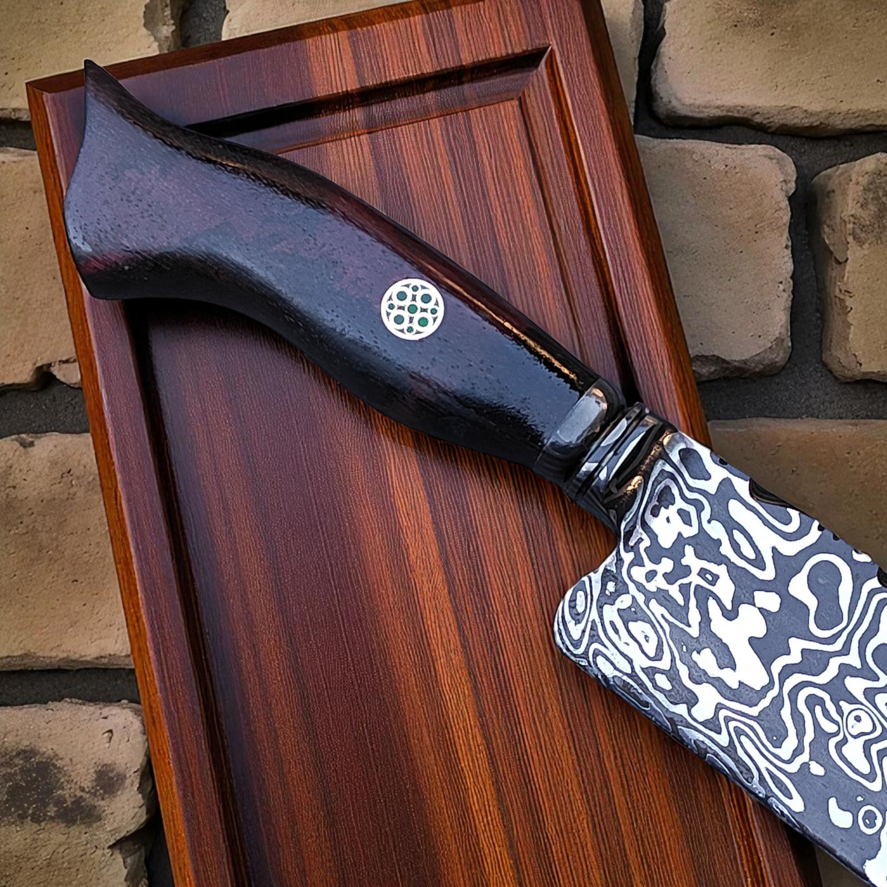 Faca Artesanal em Aço Damasco – Edição Colecionador – Padrão Aleatório – 9" Lâmina