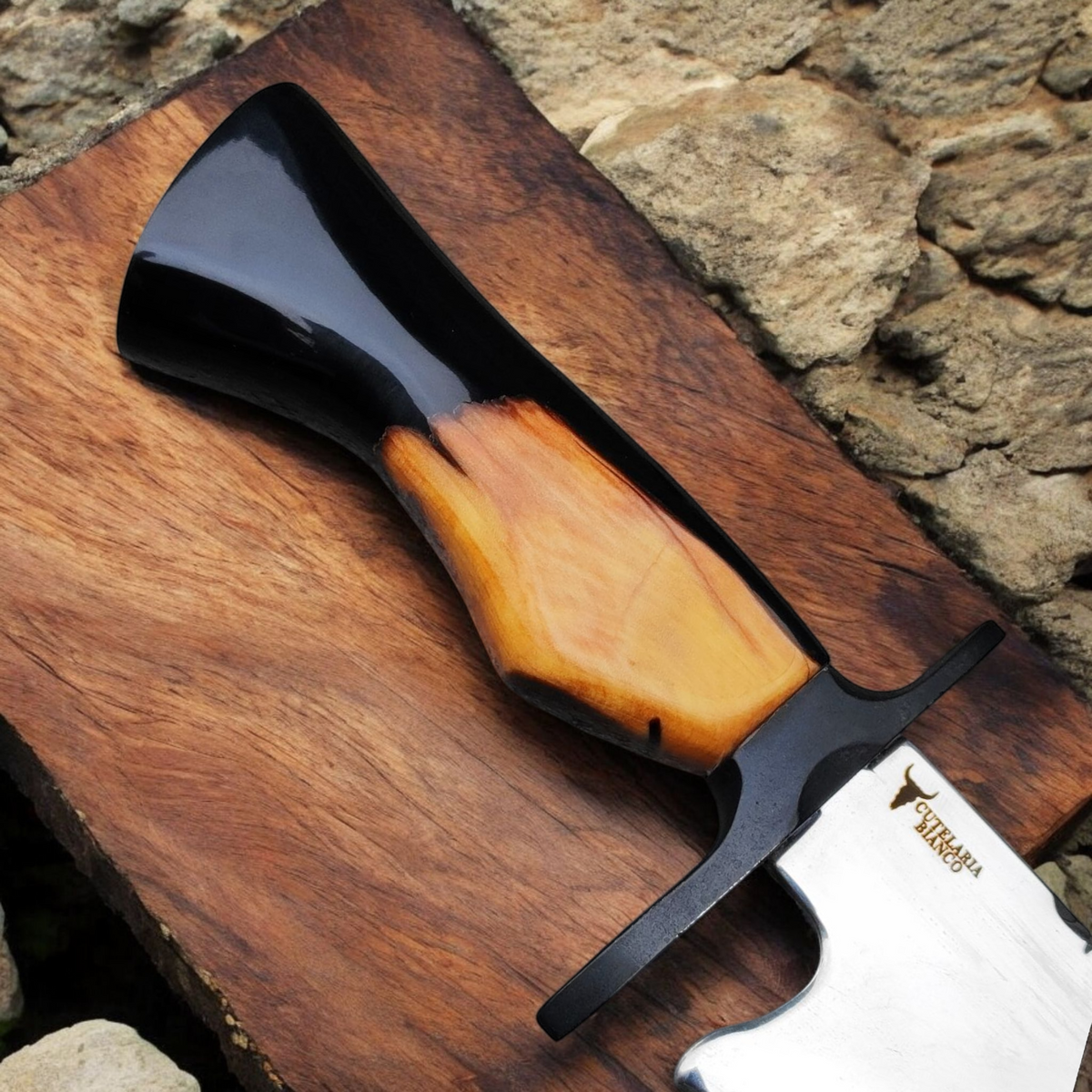 Faca Artesanal Modelo Inglórios