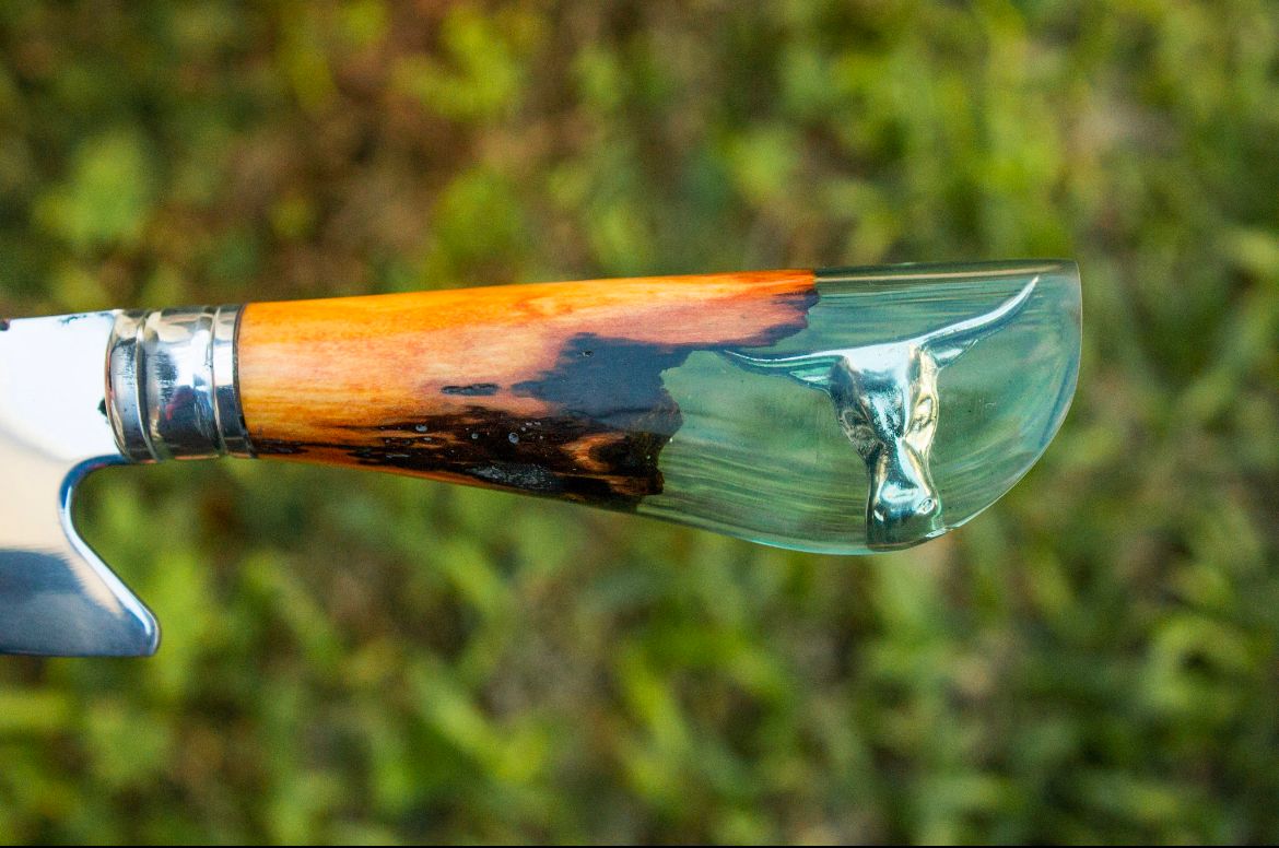 Faca Artesanal para Churrasco 10" 3mm Lâmina - Modelo A Roça Venceu com Cabo c/ pingente + Case especial em couro