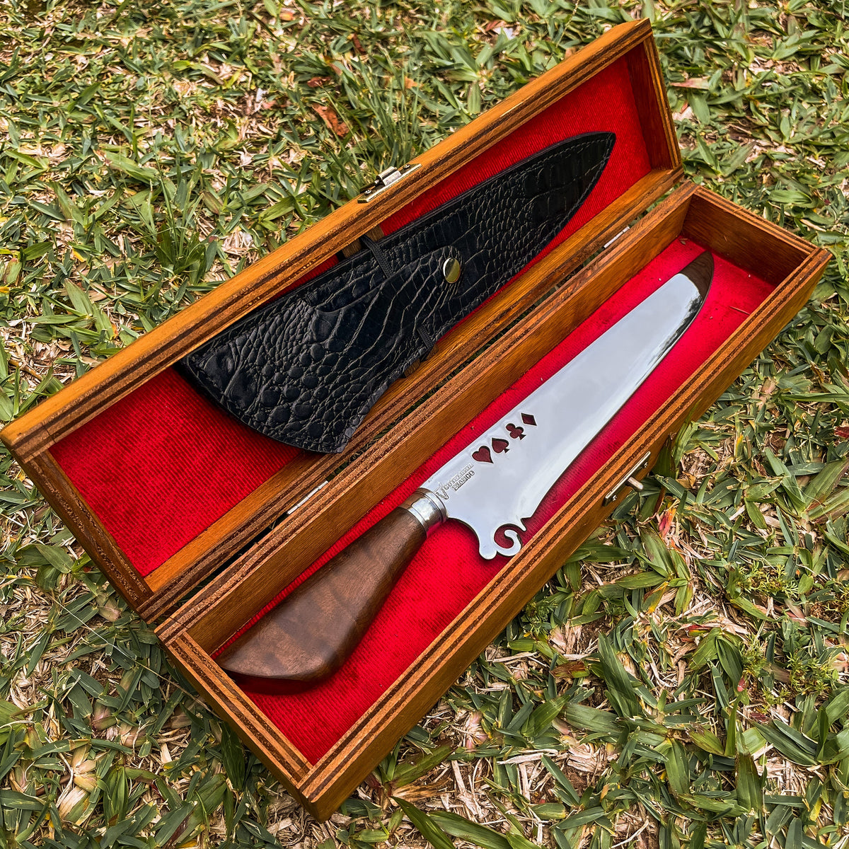 Faca Artesanal Premium para Churrasco NAIPS + Caixa em Madeira + Case em couro